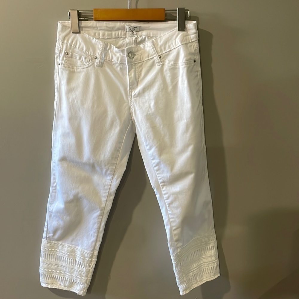 Crown & Ivy Capris with Knit Design by the Hem